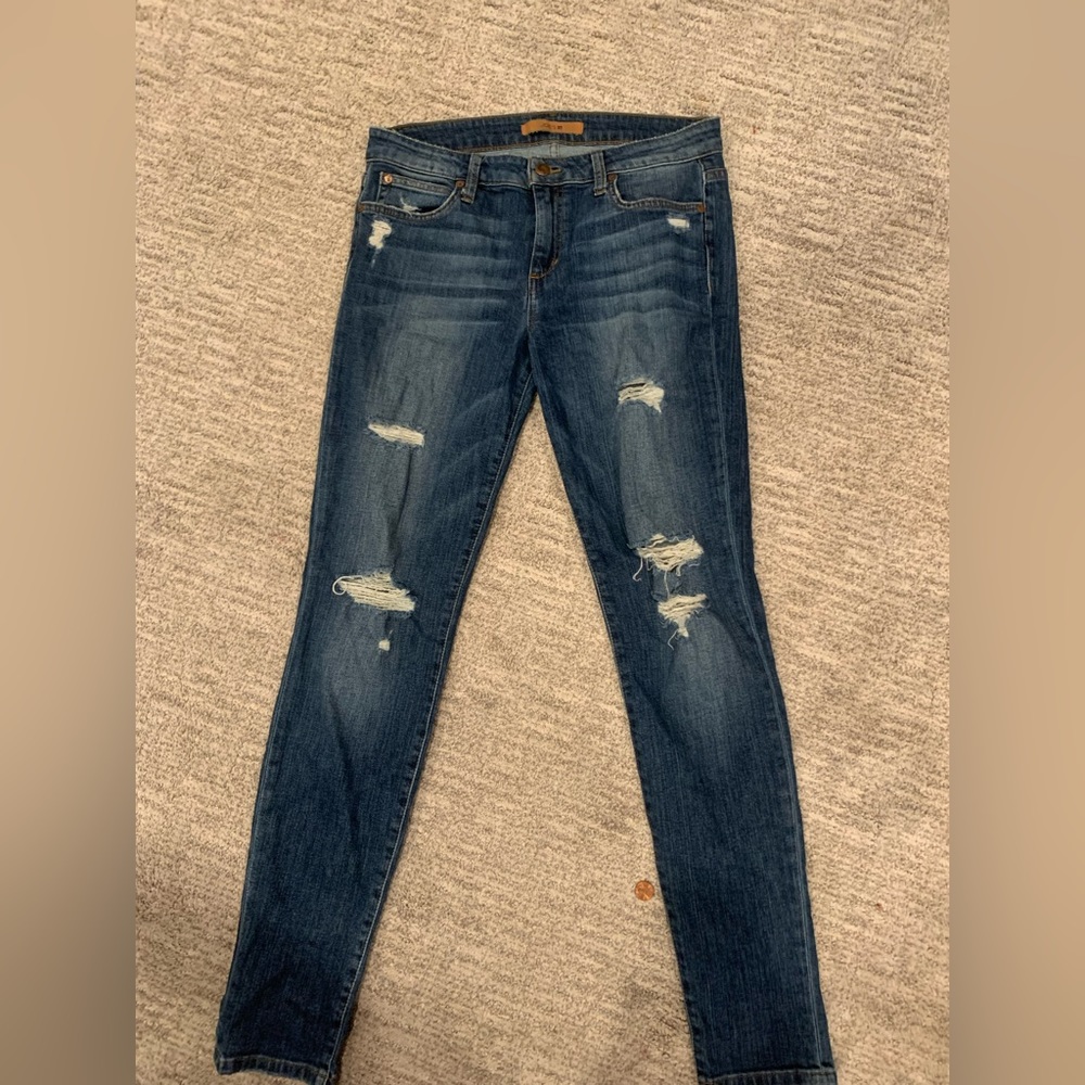 Joe’s Jeans “Icon’ Skinny Ripped Size 29